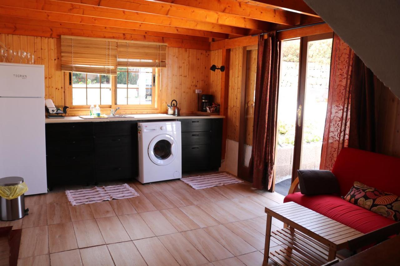 Half Wooden Rural Apartment Фасния Экстерьер фото